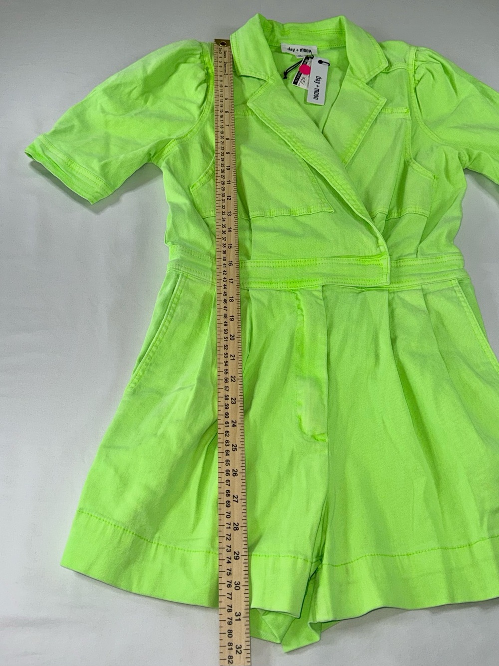 NWT! day+moon Women’s M Lime Green Denim Puff Sleeve Collared Zip/Button Romper - Picture 10 of 10